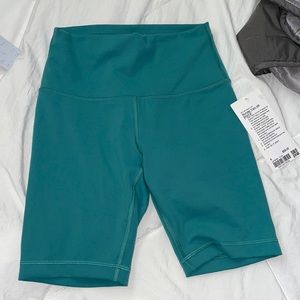 Wunder Train HR 8” shorts